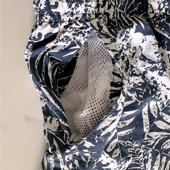 Men's Columbia PFG 5" Inseam Elastic Swim Trunks Blue White Floral Hawaiian XXL - Picture 4 of 11